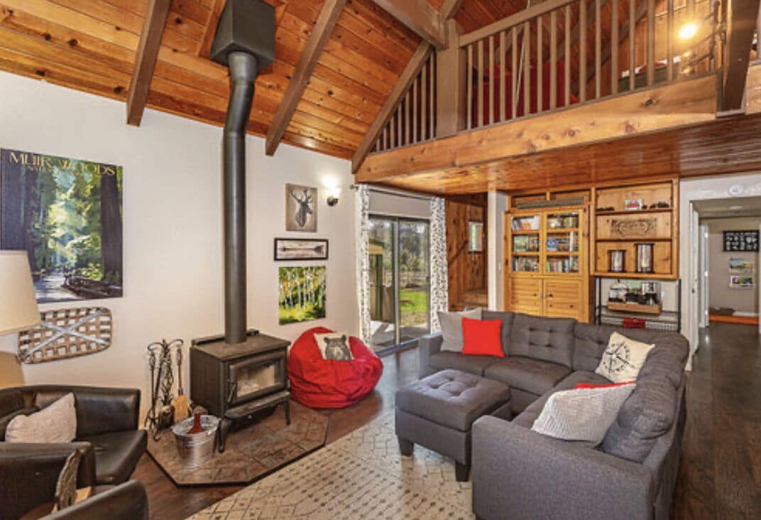 Smart TV, fireplace, DVD player, books