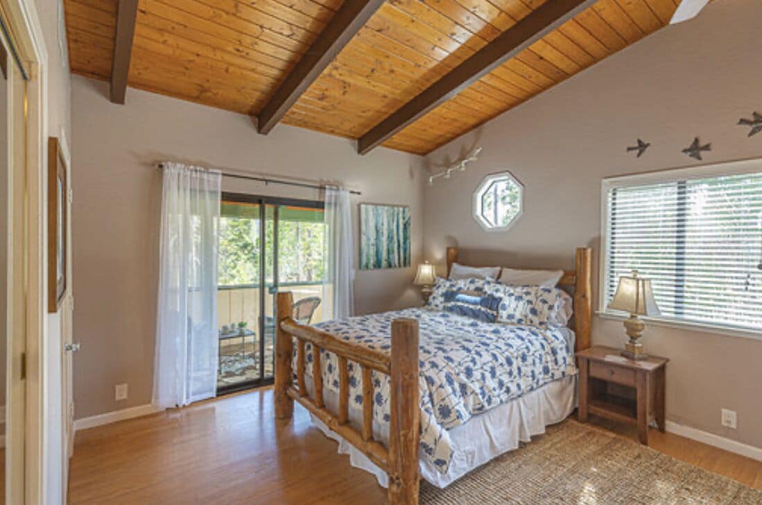 3 bedrooms, iron/ironing board, travel crib, free WiFi