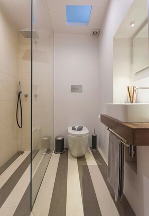Shower, hair dryer, towels, soap - FORTUNE HOUSE - Apartment Ortigia Wifi (Siracusa)