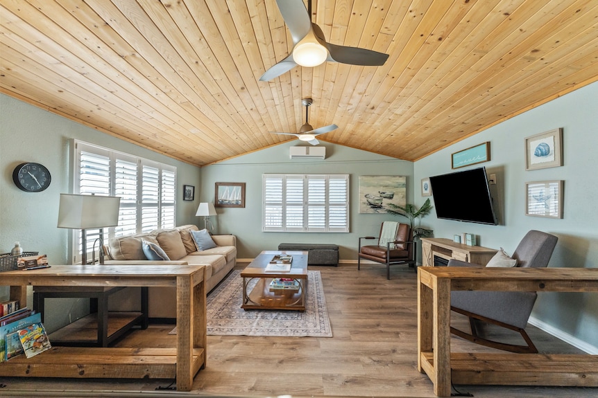 Beach Bungalow Steps To Sand + Hot Tub! - Oxnard, CA