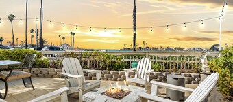 Waterview Bungalow snd just Steps to Beach