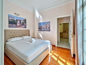 2 bedrooms, iron/ironing board, free WiFi, bed sheets - Elegant apartment in Syntagma square (Athina)