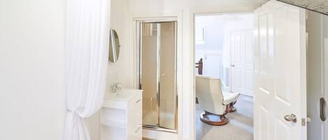 2 sovrum, strykjärn/strykbräda, gratis wi-fi och sängkläder