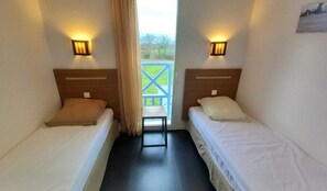 3 bedrooms, iron/ironing board