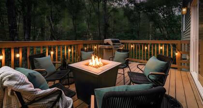 Guests Rave! Modern Shenandoah Retreat | 4BR w/ 2 King Suites | Free Pool Access