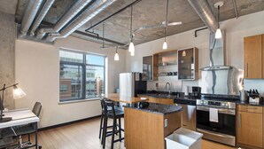 Private kitchen - Union Station Loft • Covered Parking • Gym • Patio (Denver)