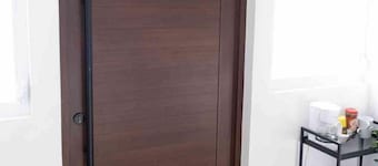 Rustic Private Apartment - Free Wifi - Close to beaches & Airport