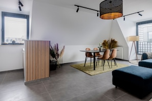 Comfort Apartment | In-room dining - Waterloo Design Residence (Waterloo)