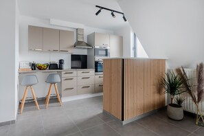 Leilighet – comfort | Eget kjøkken | Kjøleskap, mikrobølgeovn, ovn og kokeplater