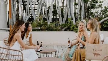 3 piscines extérieures, cabanons gratuits, chaises longues