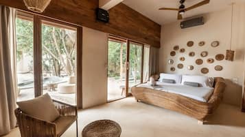 Junior Suite with Large Terrace | Literie hypoallergénique, articles gratuits dans le mini-bar