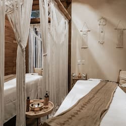 Espace de soins pour les couples, sauna, bain à remous, hammam, hammam