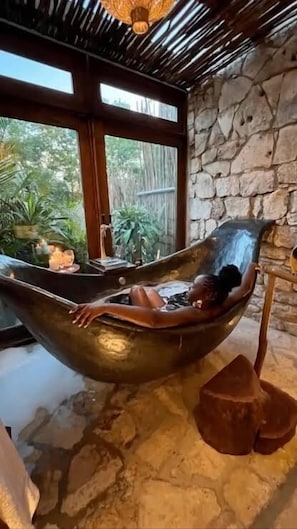 Couples treatment rooms, hot tub, steam room, hot springs - Kuunaa Tulum Beer Sanctuary and Spa - Adults Only (Tulum)