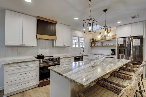 Refrigerador, microondas, parrilla de estufa y lavavajillas 