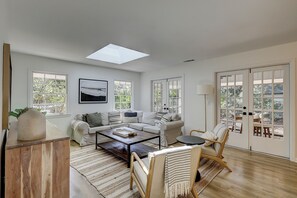 Smart TV, oficina y monitor de computadora 