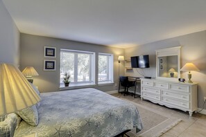 2 bedrooms, desk, iron/ironing board, internet