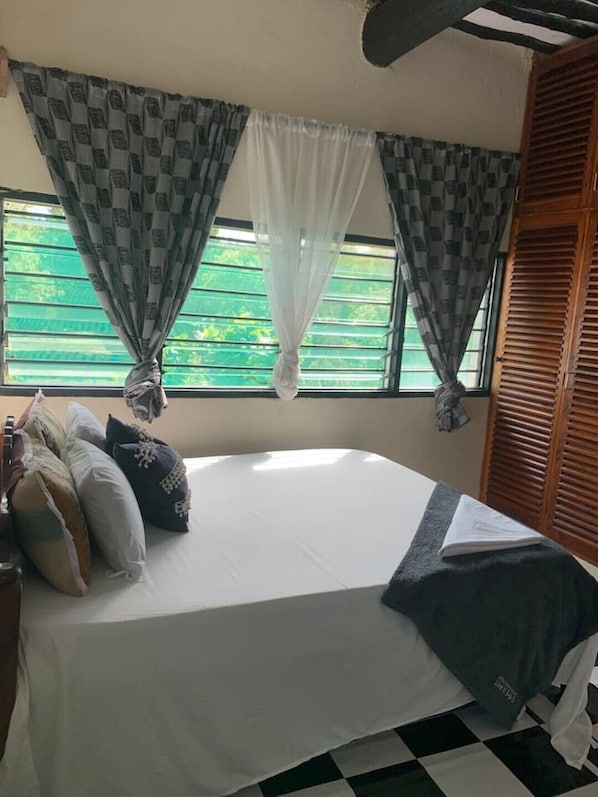 1 bedroom, WiFi, bed sheets