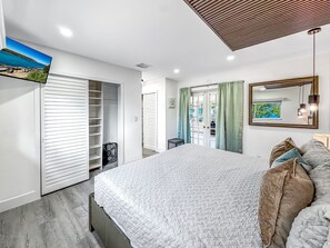 3 Schlafzimmer, Schreibtisch, Bügeleisen/Bügelbrett, Reisekinderbett