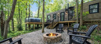 Hocking Hills: Hiltop Haven: The Top Deck