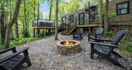 Hocking Hills: Hiltop Haven: The Top Deck