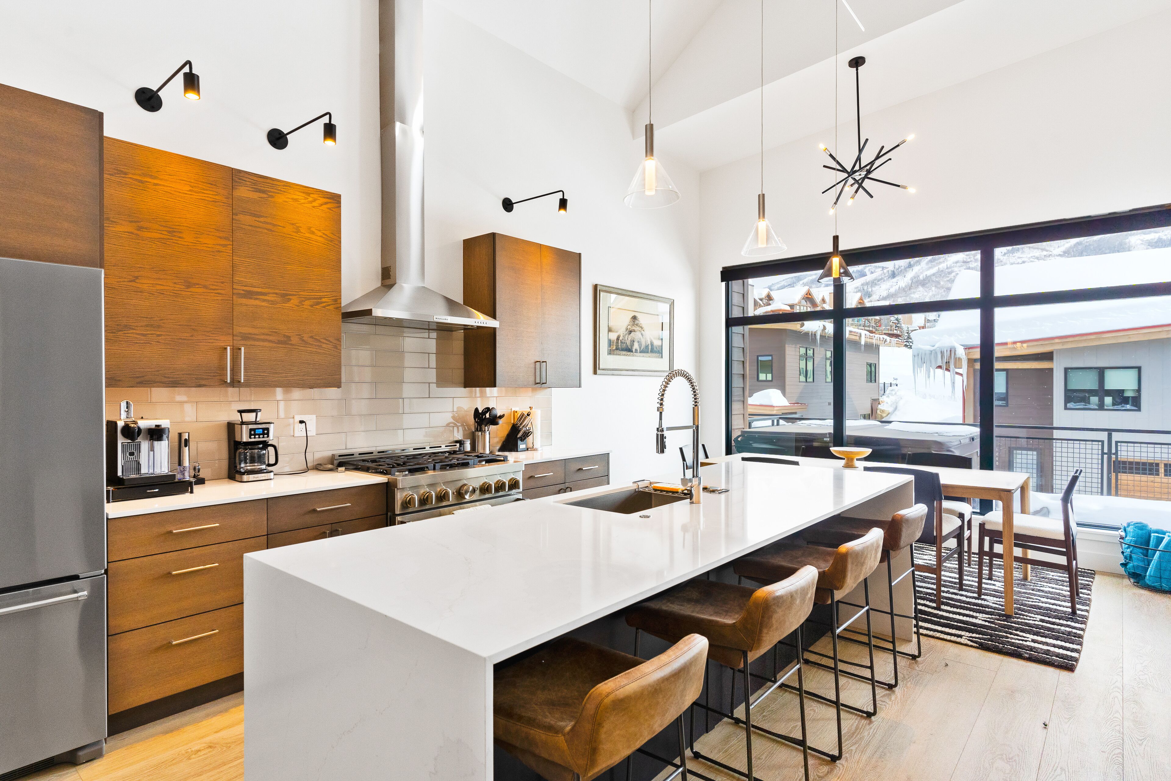 冰箱、微波炉、烤箱、炉灶