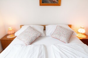 2 bedrooms, WiFi, bed sheets - Apartment for 5 persons (Pirovac)