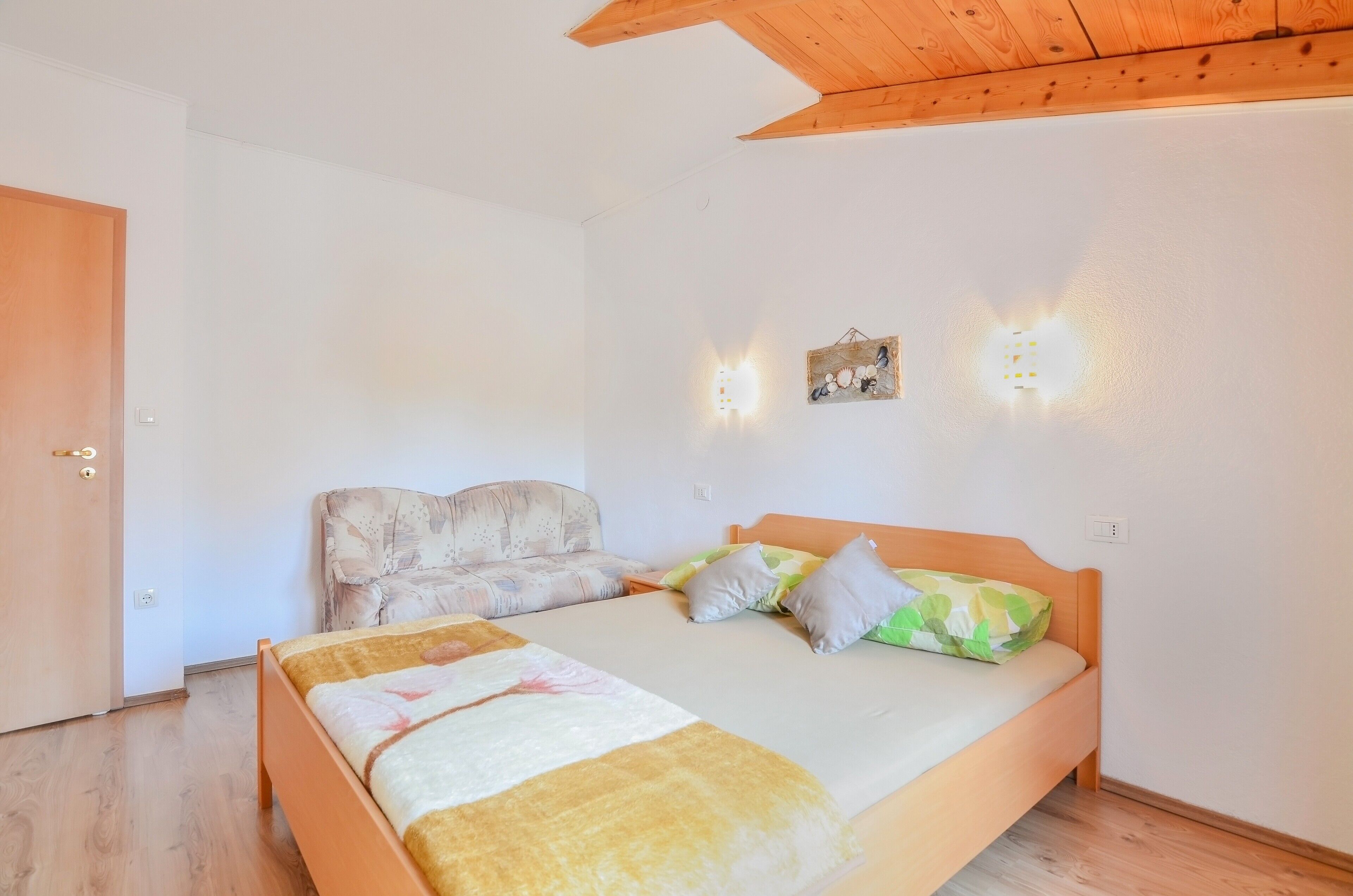 1 chambre, fer et planche à repasser, accès Internet, draps fournis