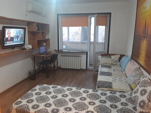 1 bedroom, bed sheets - "Koktem Aprt" Booking rating 9.5 (Алматы)