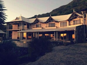 Exterior - Wonderful Manor Villa 6-bedrooms With Pool (Flic en Flac)