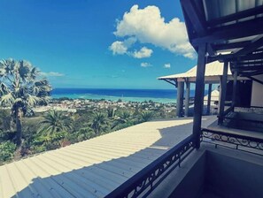 Property grounds - Wonderful Manor Villa 6-bedrooms With Pool (Flic en Flac)