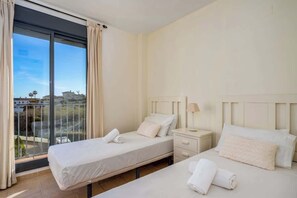 2 soverom, strykejern/-brett, wi-fi og sengetøy