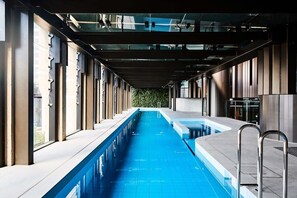 Indendørs pool