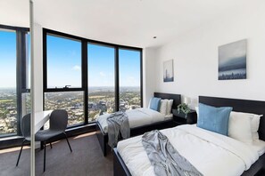 3 bedrooms, iron/ironing board, WiFi, bed sheets