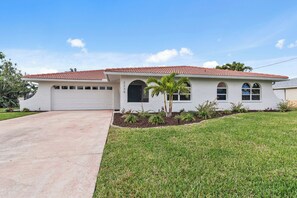 Exterior - VRCC Villa Golden Retreat (Cape Coral)