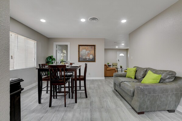 Smart TV, video games