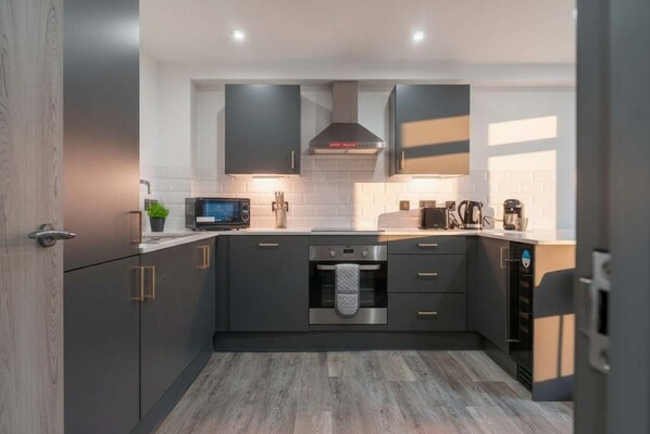 Fridge, microwave, oven, stovetop