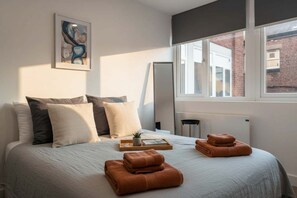 1 bedroom, desk, iron/ironing board, WiFi