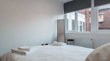 1 bedroom, desk, iron/ironing board, WiFi