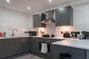 Unclassified image, 3 of 17, button