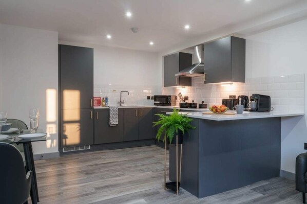 Fridge, microwave, oven, stovetop