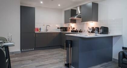 Spacious 1BED Flat in Central Preston fast WiFi