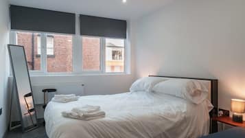 1 bedroom, desk, iron/ironing board, WiFi