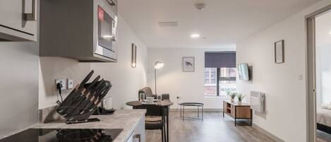 Fridge, microwave, oven, stovetop