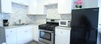 Central & Convenient, Airport-5Min, Anywhere-10Min