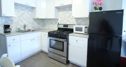 Central & Convenient, Airport-5Min, Anywhere-10Min