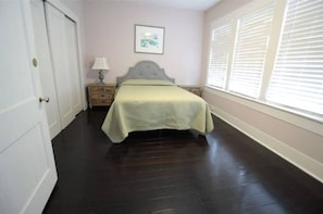 1 habitación, cuna de viaje y wifi 