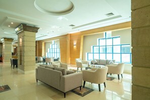 Lobby sitting area - Azal Pyramids Hotel (Giza)