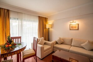 Living area - Azal Pyramids Hotel (Giza)