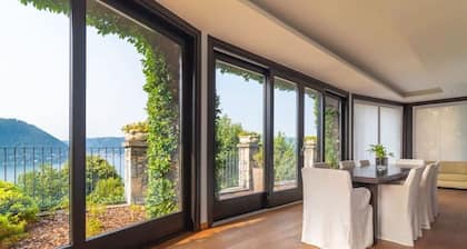 Lovely Cascina. Stunning Lake Views & Sun Deck