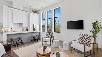 Smart TV, stereo, offices